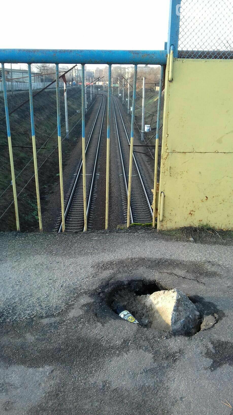 Проблемний міст по вулиці Метеорологічній, фото-1 Проблемний міст по вулиці Метеорологічній, фото-1
